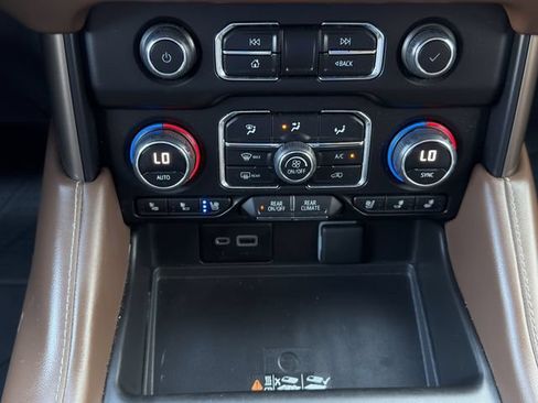 Used 2023 Chevrolet Tahoe High Country AWD/4WD image 22