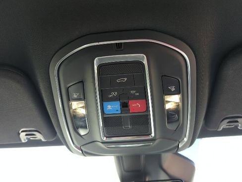 Certified 2023 Jeep Wagoneer Series III w/ Preferred Equipment Group AWD/4WD image 19