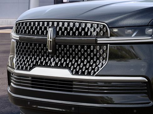 New 2027 Lincoln Navigator L Reserve RWD image 17