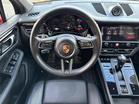 Used 2024 Porsche Macan image 16