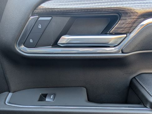 Used 2024 Chevrolet Silverado 1500 LT Trail Boss w/ LT Trail Boss Premium Package image 22