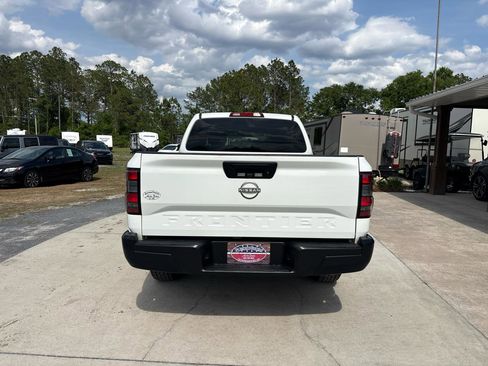 Used 2022 Nissan Frontier S RWD image 6