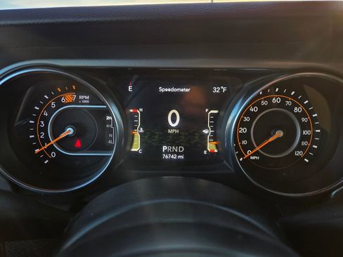 Used 2021 Jeep Wrangler Unlimited Sport image 18