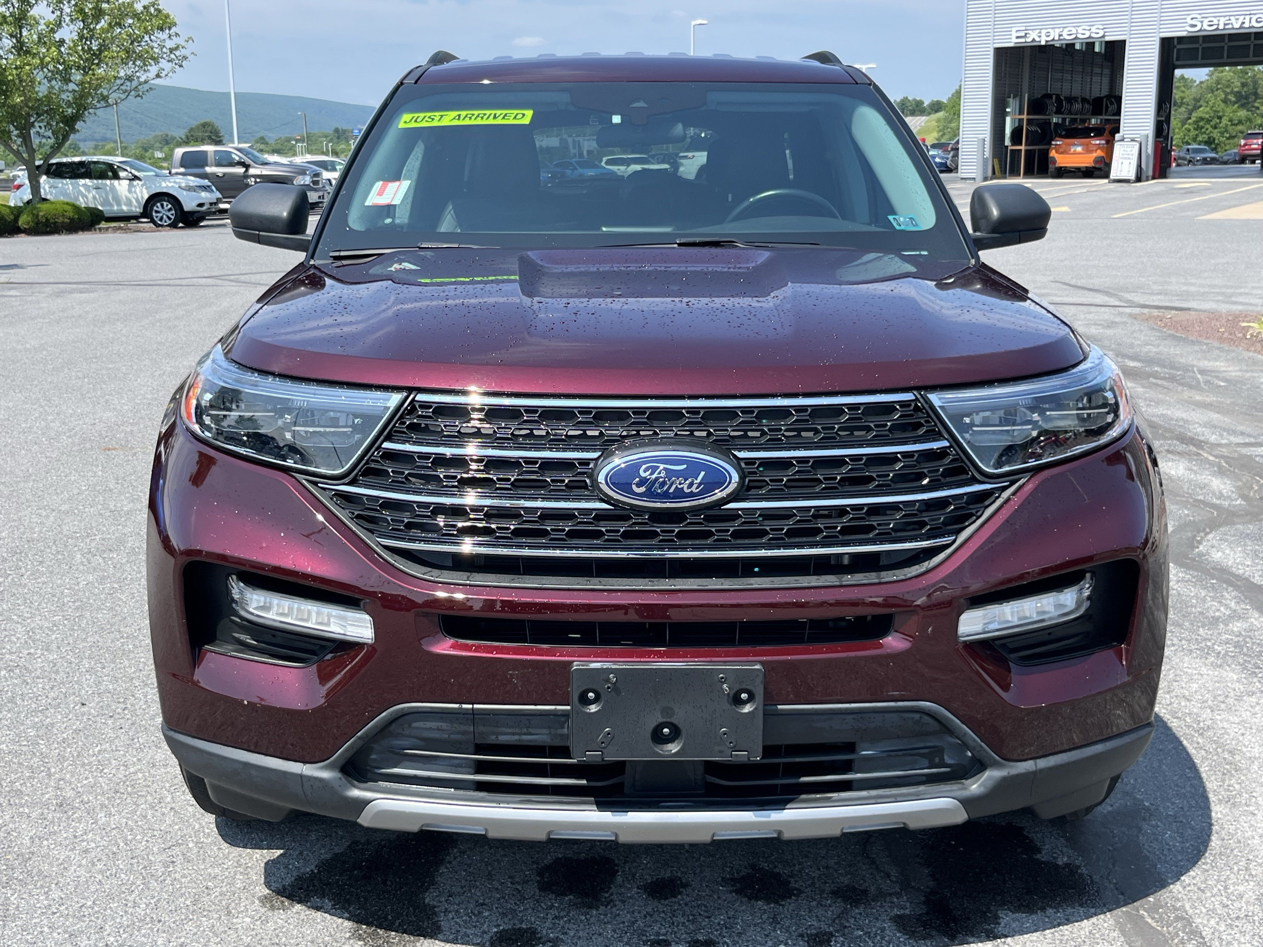 Used 2022 Ford Explorer XLT w/ Equipment Group 202A AWD/4WD image 12