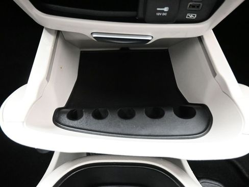 Used 2022 Chrysler Pacifica Touring-L FWD image 22