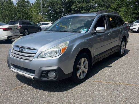 Used 2013 Subaru Outback 2.5i Limited w/ Moonroof Pkg AWD/4WD image 1