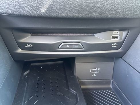 New 2026 Chrysler Pacifica Limited image 15