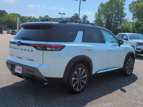 New 2026 Nissan Pathfinder Platinum FWD image 5