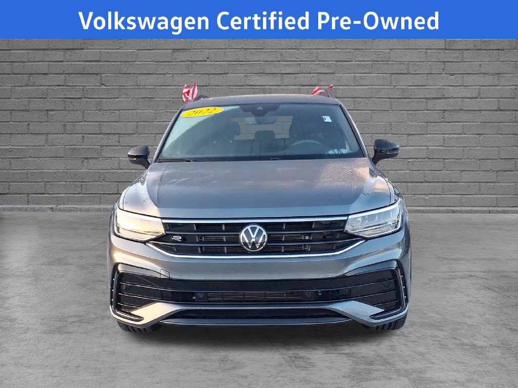 Certified 2024 Volkswagen Tiguan SE R-Line FWD image 2
