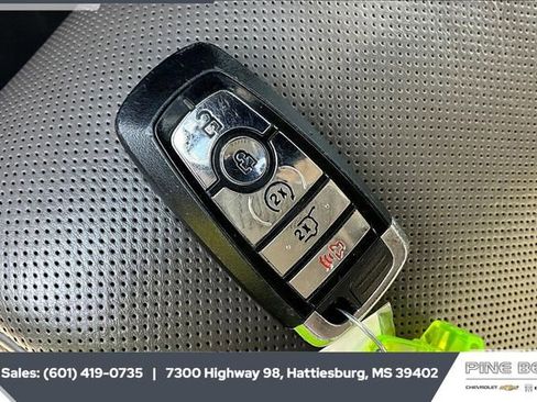 Used 2023 Lincoln Corsair Reserve w/ Equipment Group 202A image 9