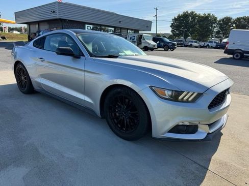 Used 2016 Ford Mustang Coupe RWD image 3