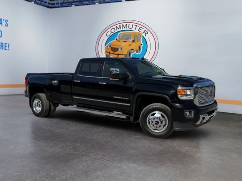 Used 2017 GMC Sierra 3500 Denali w/ Duramax Plus Package image 7