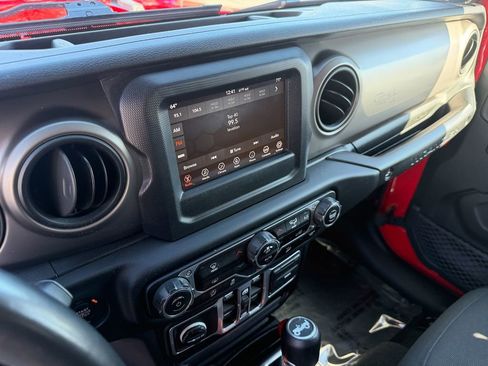 Used 2018 Jeep Wrangler Unlimited Sport S image 21