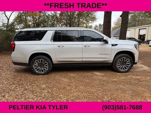 Used 2023 GMC Yukon XL Denali Ultimate image 16