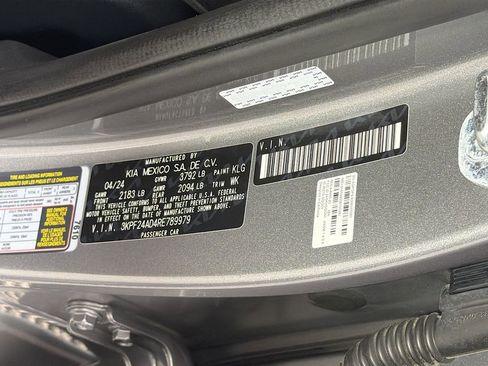 Used 2024 Kia Forte LXS image 31