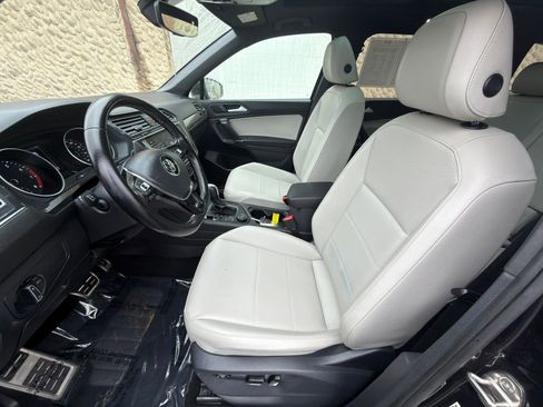 Used 2020 Volkswagen Tiguan SE R-Line image 18
