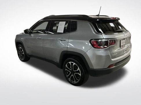 Certified 2022 Jeep Compass Limited image 3