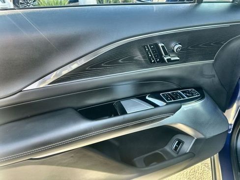 Used 2024 Cadillac Lyriq Sport image 23