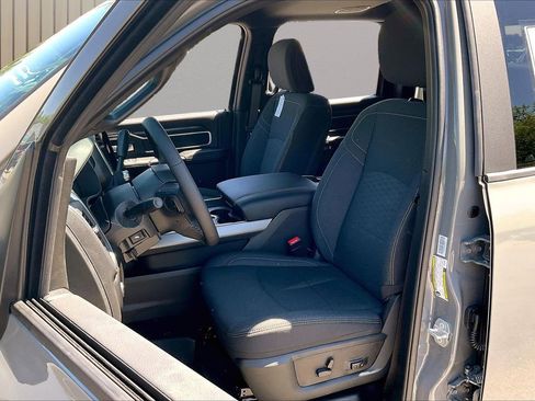 New 2026 RAM 3500 Big Horn AWD/4WD image 19