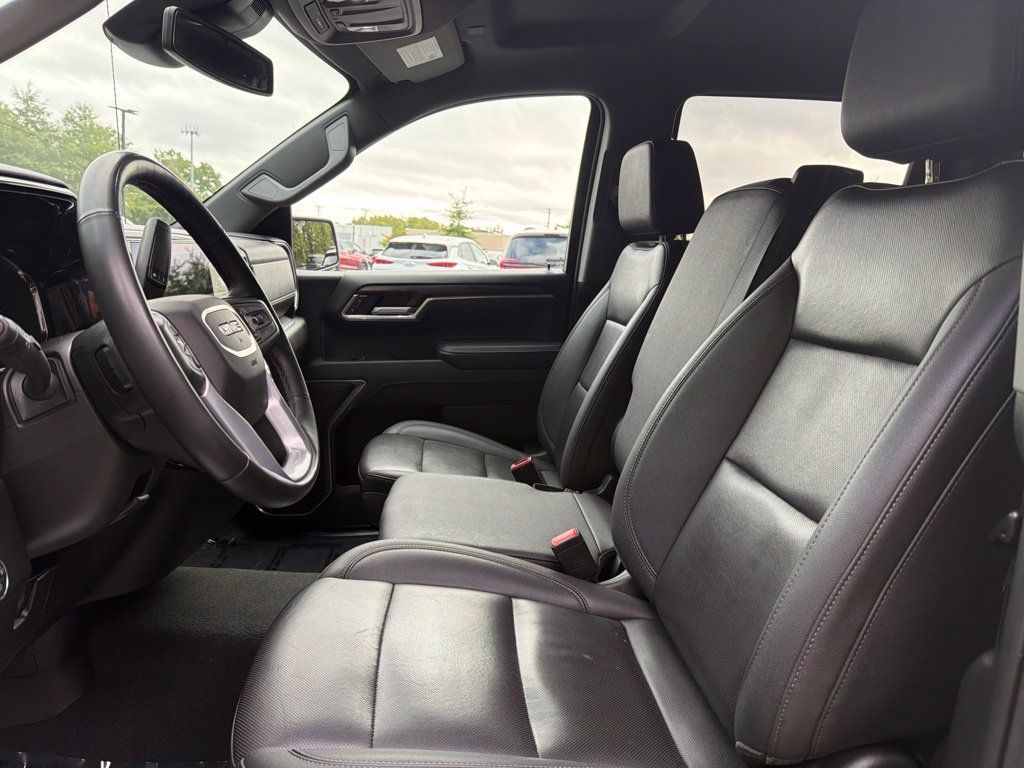 Used 2025 GMC Sierra 1500 SLT AWD/4WD image 9