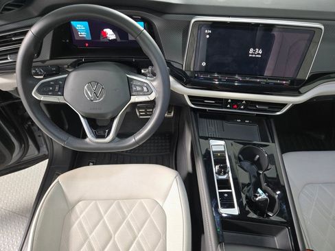 Used 2025 Volkswagen Atlas Cross Sport SEL Premium R-Line AWD/4WD image 18