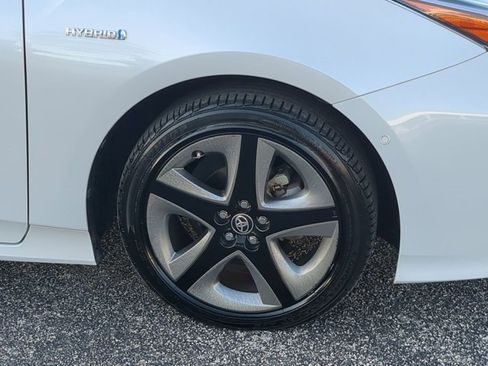Used 2021 Toyota Prius XLE image 11