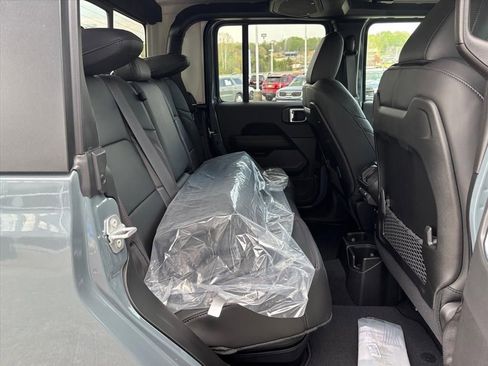New 2026 Jeep Gladiator Rubicon AWD/4WD image 12