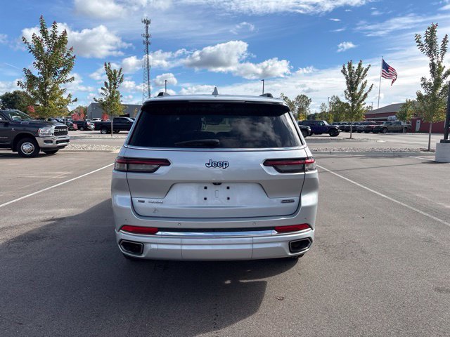 Certified 2022 Jeep Grand Cherokee L Overland w/ Luxury Tech Group IV AWD/4WD image 4