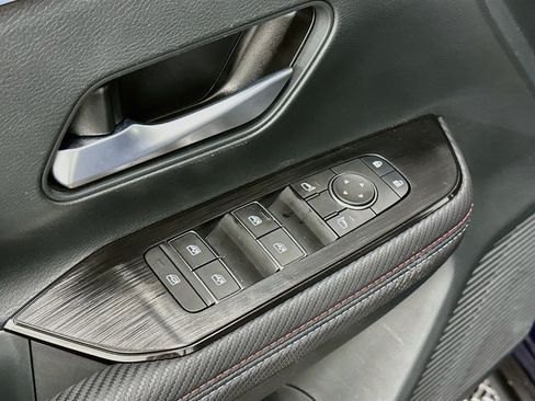 Used 2025 Nissan Kicks SR AWD/4WD image 15