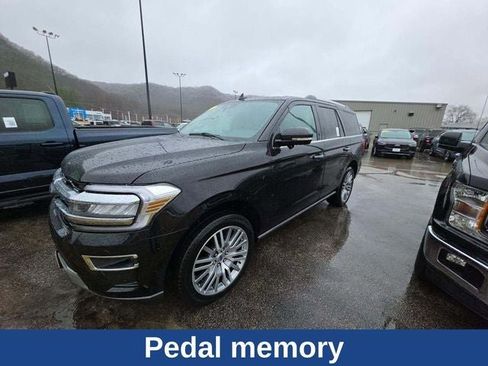 Used 2023 Ford Expedition Limited image 24