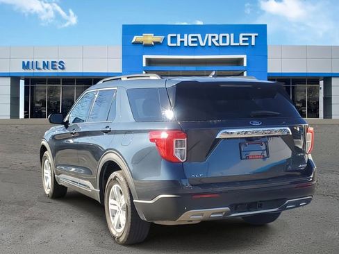 Used 2024 Ford Explorer XLT w/ Equipment Group 202A image 3