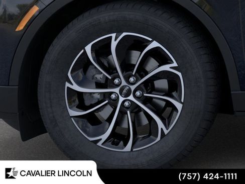 Used 2026 Lincoln Nautilus Premier w/ Equipment Group 102A AWD/4WD image 19