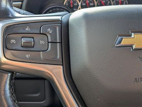 Used 2021 Chevrolet Suburban LT image 9