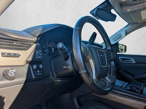 Used 2018 GMC Yukon Denali image 8