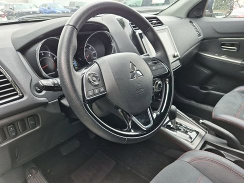 Used 2025 Mitsubishi Outlander Sport SE AWD/4WD image 7