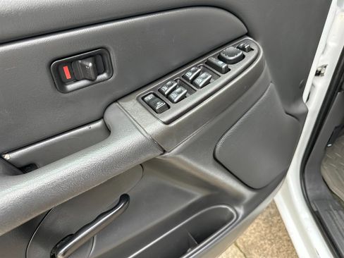 Used 2007 Chevrolet Silverado 2500 LT w/ Heavy-Duty Power Package image 14