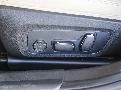 Used 2025 BMW 330i xDrive Sedan image 18