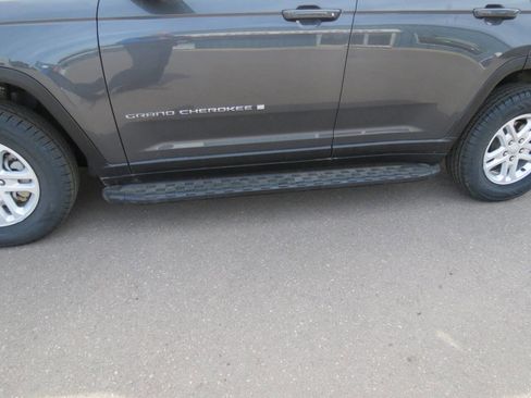 Used 2022 Jeep Grand Cherokee Laredo w/ Luxury Tech Group I image 7