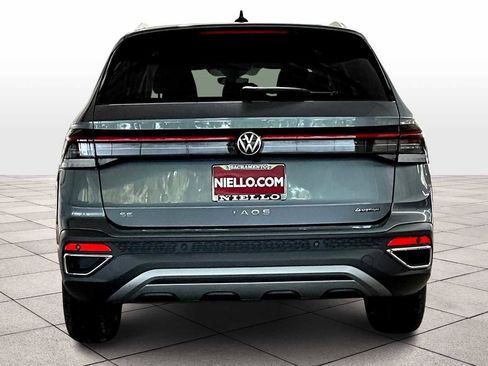 New 2026 Volkswagen Taos SE image 6