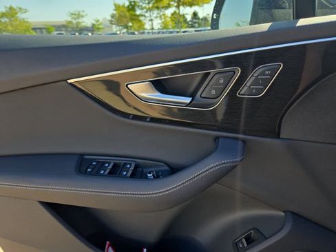 Used 2025 Audi Q7 3.0T Premium Plus w/ Premium Plus Package image 21