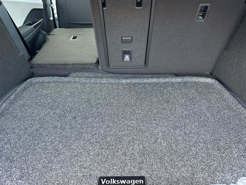 New 2026 Volkswagen Taos SE image 14