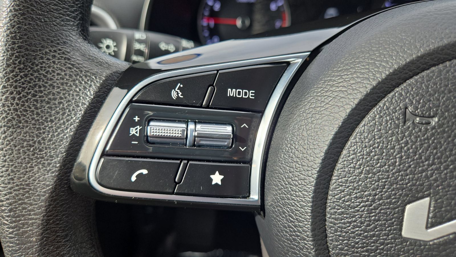 Used 2023 Kia Forte LXS w/ LXS Technology Package FWD image 17