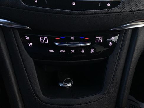 Used 2021 Cadillac XT5 Sportv image 3