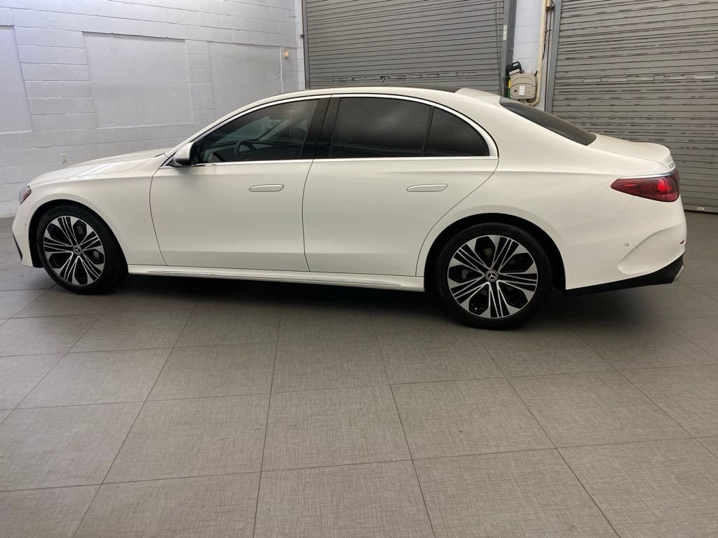 Used 2024 Mercedes-Benz E 350 4MATIC Sedan image 10