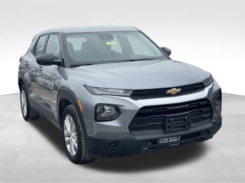 Used 2023 Chevrolet TrailBlazer LS image 3