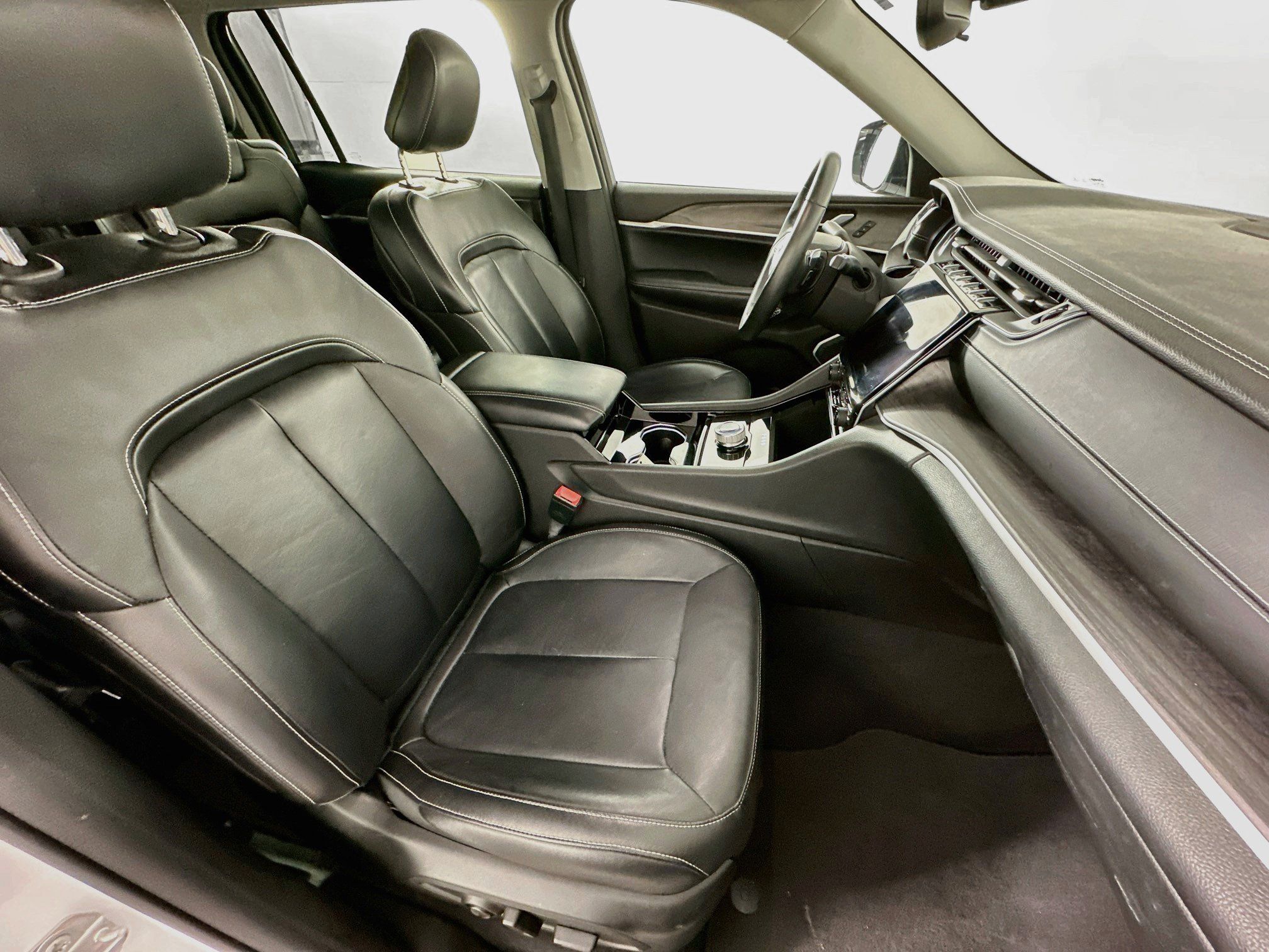 Used 2022 Jeep Grand Cherokee L Limited RWD image 33