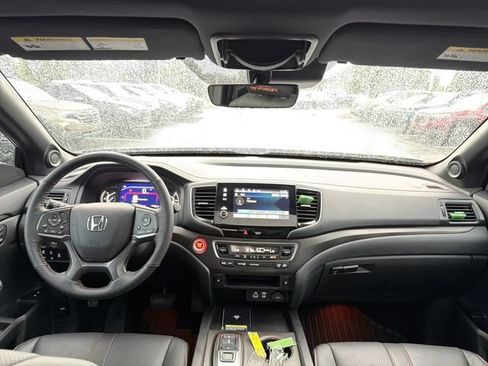 Used 2025 Honda Passport TrailSport image 21