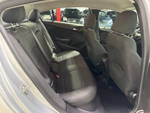 Used 2017 Chevrolet Cruze LT FWD image 31