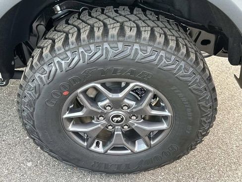 New 2025 Ford Bronco Badlands image 14