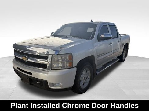 Used 2011 Chevrolet Silverado 1500 LTZ w/ LTZ White Diamond Edition image 33